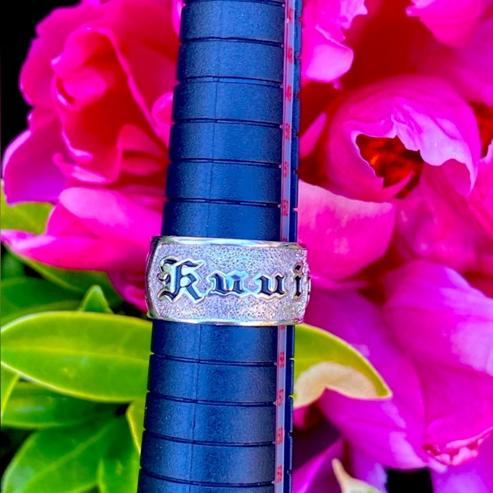 Na Hoku Silver Ring with Black Engraving